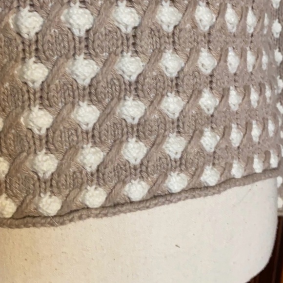 Mock turtleneck popcorn sweater w rolled hem - Picture 4 of 4